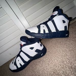 AIR NIKE BOYS SIZE 10c worn once